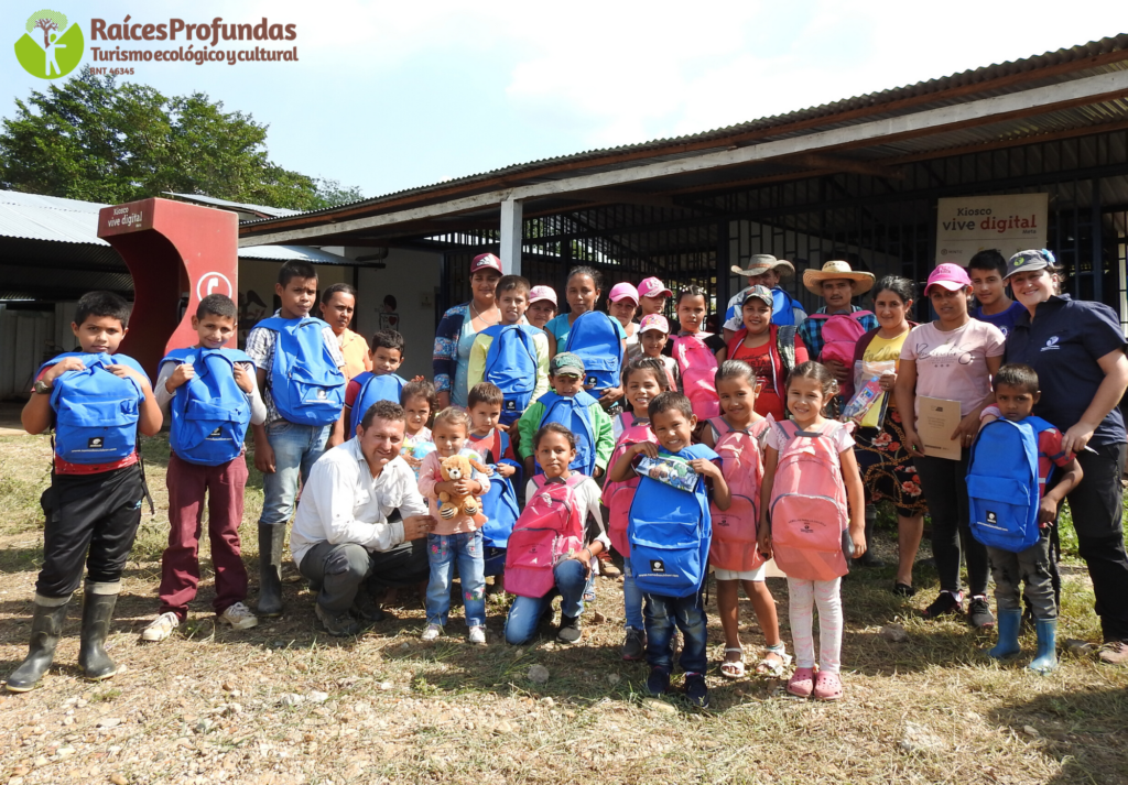 Semillas para la Escuela en la Vereda el Hobo en San Luis - Tolima y La Macarena - Meta.