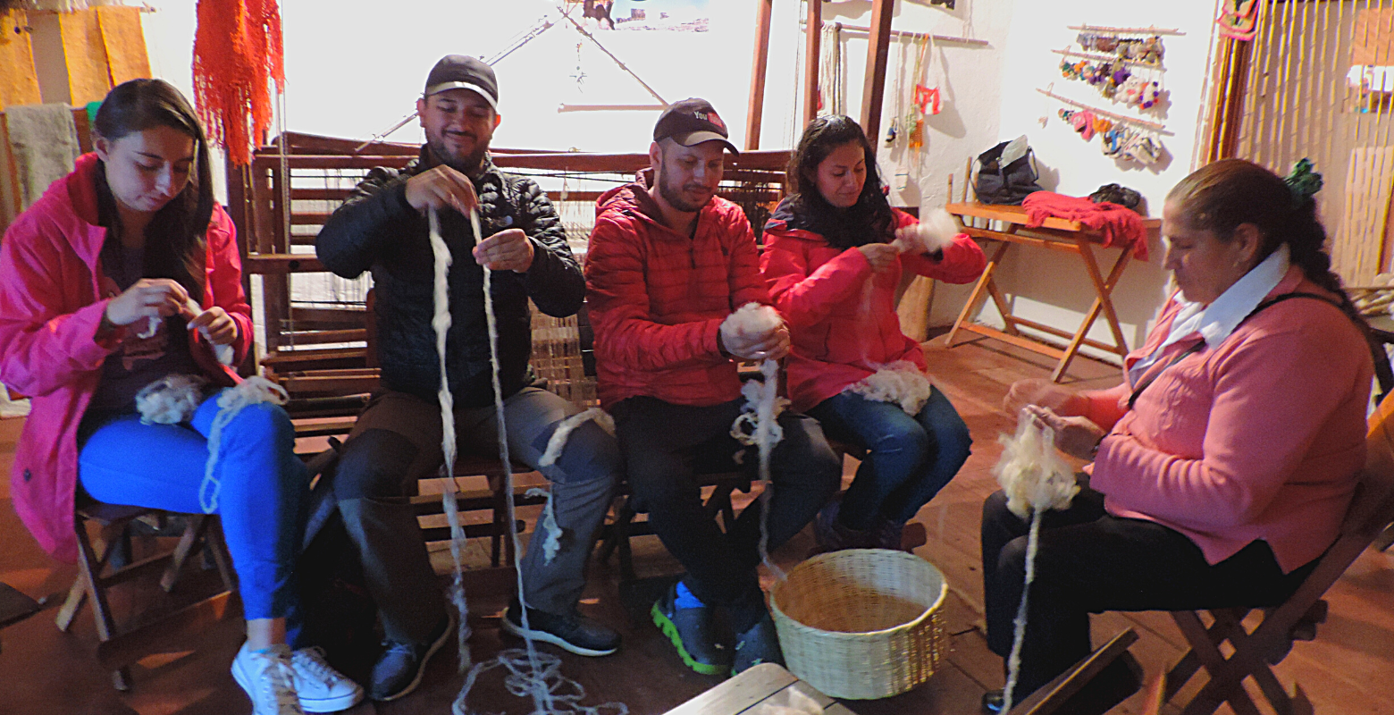 Raíces Profundas Turismo Ecológico y Cultural. Excursión Glaciares del Oriente Colombiano. Taller de lanas y agujas.