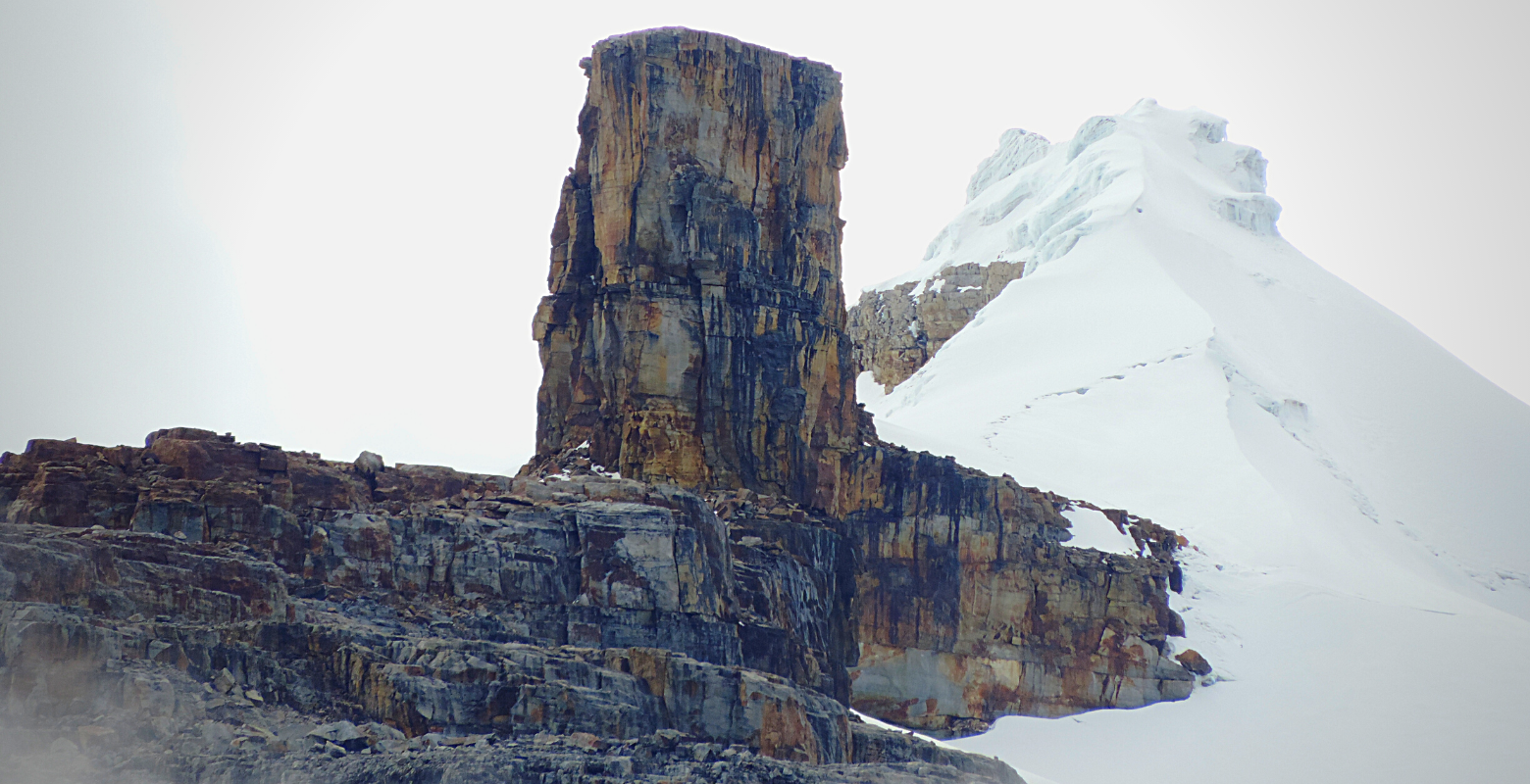 Raíces Profundas Turismo Ecológico y Cultural. Excursión Glaciares del Oriente Colombiano. Pico Pan de Azúcar y Púlpito del Diablo.