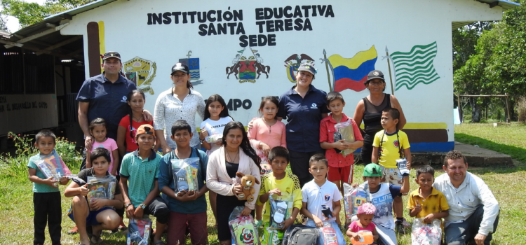 Semillas para la Escuela en la Vereda el Hobo en San Luis - Tolima y La Macarena - Meta.