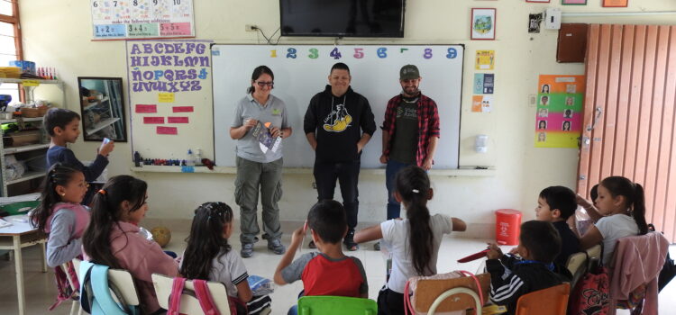 Entrega de útiles escolares Sede la Siberia – Anaime, Cajamarca – Tolima.