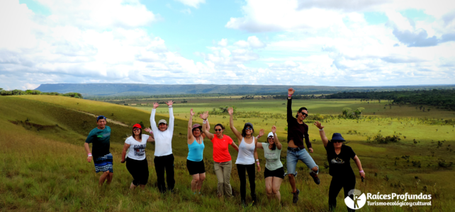 Raíces Profundas Turismo Ecológico y Cultural. Excursión Caño Cristales - Acuarelas de la Sierra de la Macarena.
