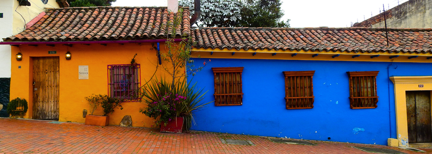 Raíces Profundas Turismo Ecológico y Cultural. Recorrido Interpretativo por el Centro Histórico de la Candelaria - Bogotá. Visita Santafereña.