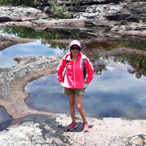 Raíces Profundas Turismo Ecológico y Cultural. Bogotá Región. Recorrido Cultural. Caminata Parque Nacional Natural Sierra de la Macarena. Excursión Acuarelas de La Sierra de la Macarena. Nancy Patricia Pinto.