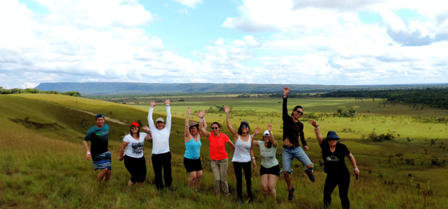 Raíces Profundas Turismo Ecológico y Cultural. Excursión Caño Cristales - Acuarelas de la Sierra de la Macarena.
